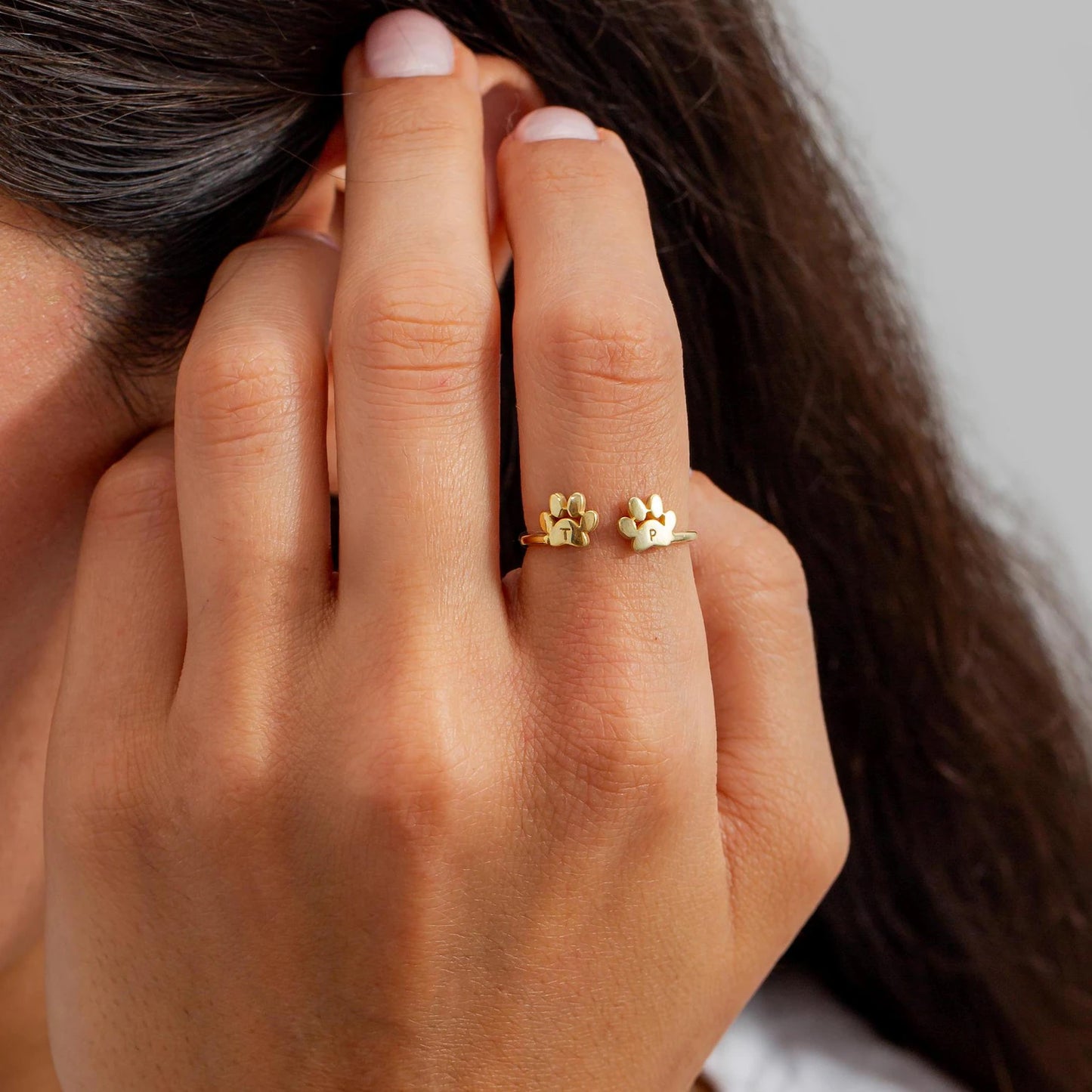 Inel personalizat cu inițiala animalului de companie