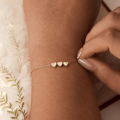 Brățară personalizată cu inițială în formă de inimă
