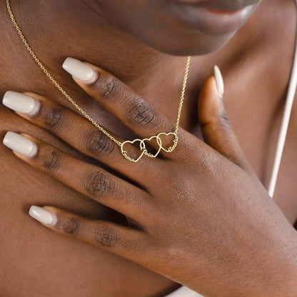 Colier personalizat cu nume în formă de inimă