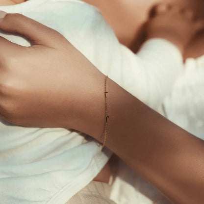 Brățară personalizată cu inițială laterală