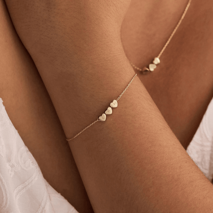 Brățară personalizată cu inițială în formă de inimă